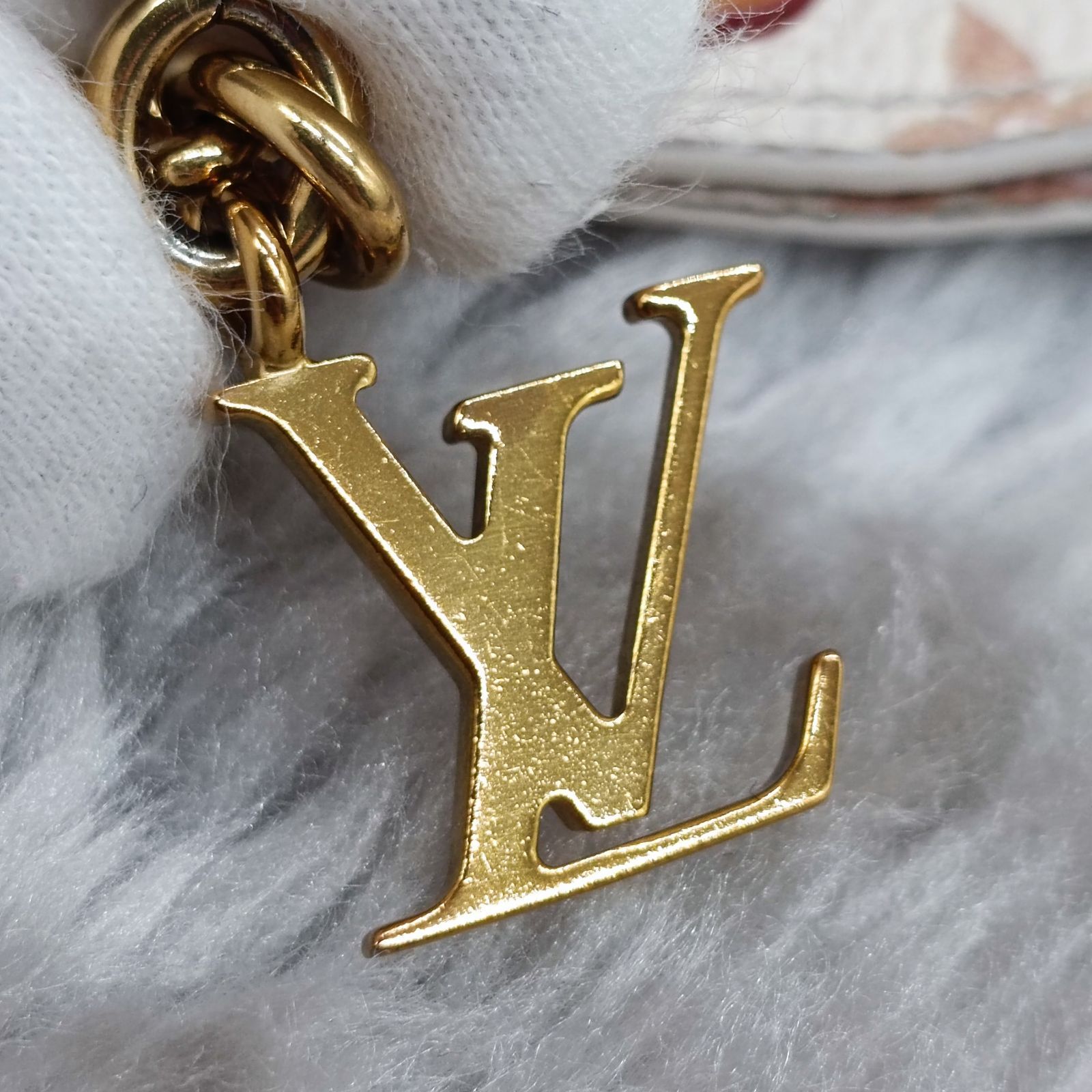 LOUISVUITTON 》 ルイヴィトン キーホルダー LVチェリシュド M01726