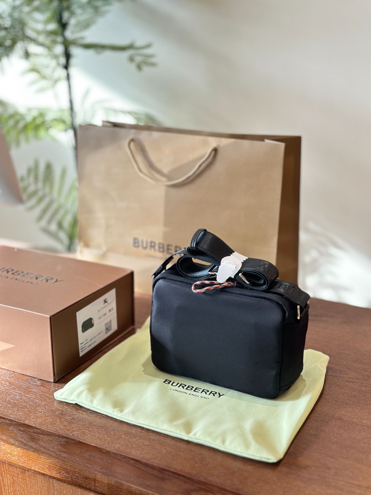 Burberry 8103506C1740 関税送料込 BURBERRY 24AWモデル バーバリー CC BILL COIN エンボスチェック