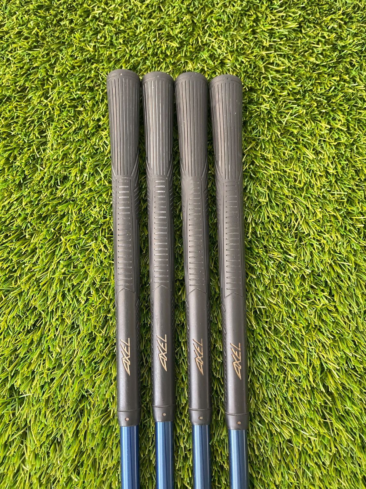 ツルヤゴルフ アイアン 4本 右 TSURUYA AXEL Ⅲ HYPER DURALUMIN