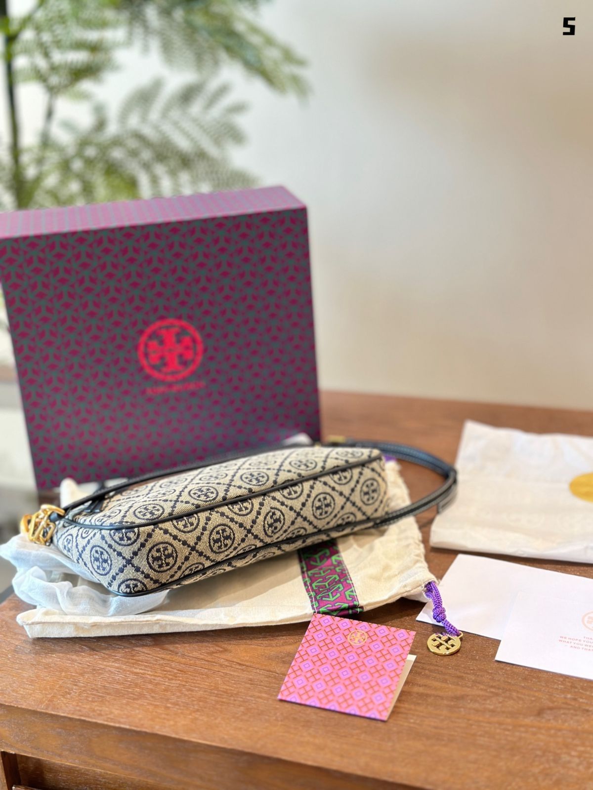 今日特価】Chic Tory Burch チックトーリーバーチ モノグラム