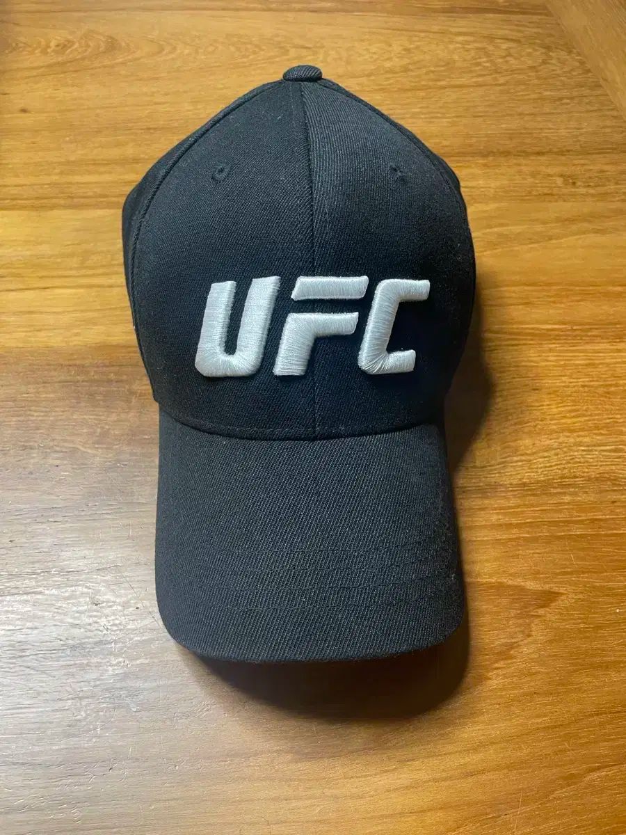 UFC ベースボールキャップ 黒 imgrc0135241434.jpg