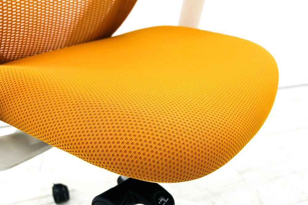 オカムラ シルフィーチェア 中古 2019年製 ハイバック 可動肘 Sylphy