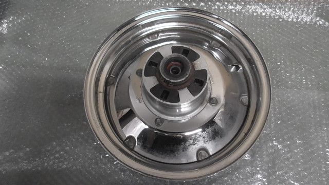 マグナ50 AC13-1009xxx の リア ホイール 1760061618