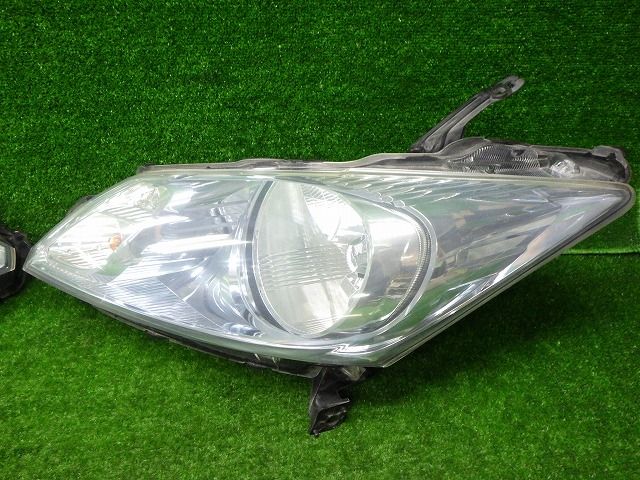 フリード ハイブリッド 左右 ヘッドライト バラスト付 100-62054