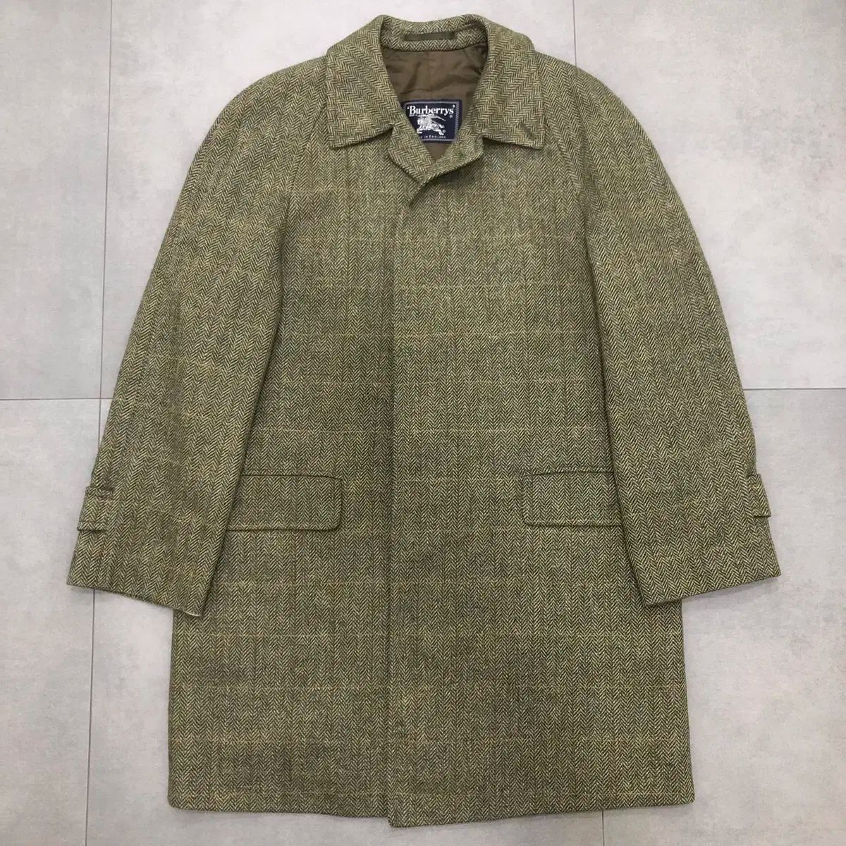 バーバリー 一枚袖 ヘリンボーンツイード コート 60-70年代 バーバリー 一枚袖 ヘリンボーンツイード コート 60-70年代 バーバリー