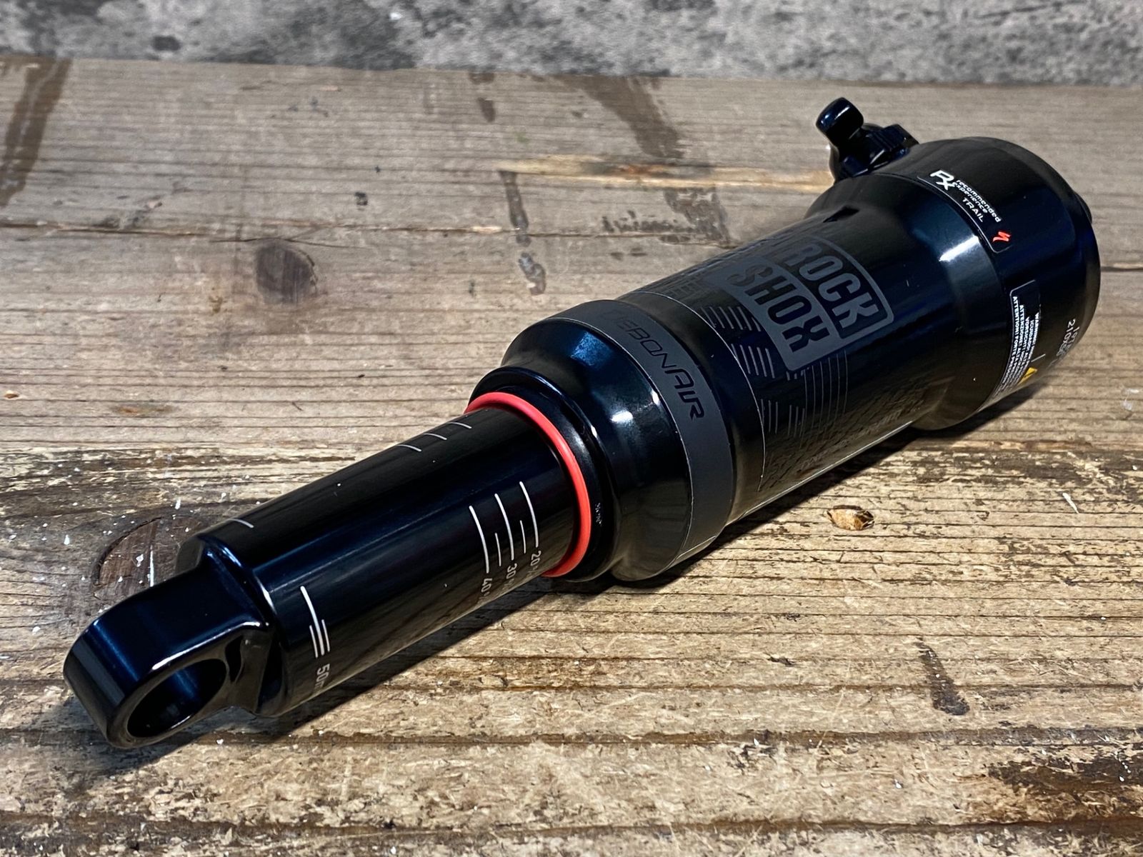 IR818 ロックショックス ROCKSHOX DELUXE RT3 210x10mm サスペンション リアショック