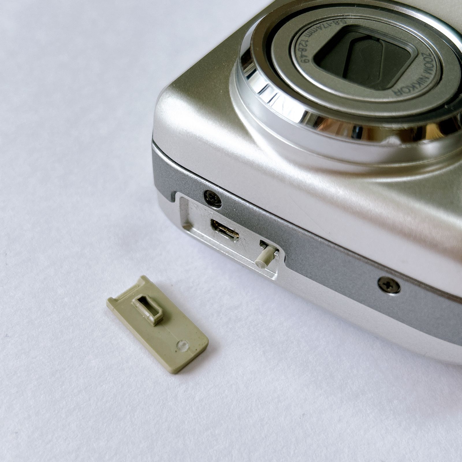 デジカメ⭐️可動品⭐️Nikon coolpix p2 シルバー ニコン、2.7型液晶