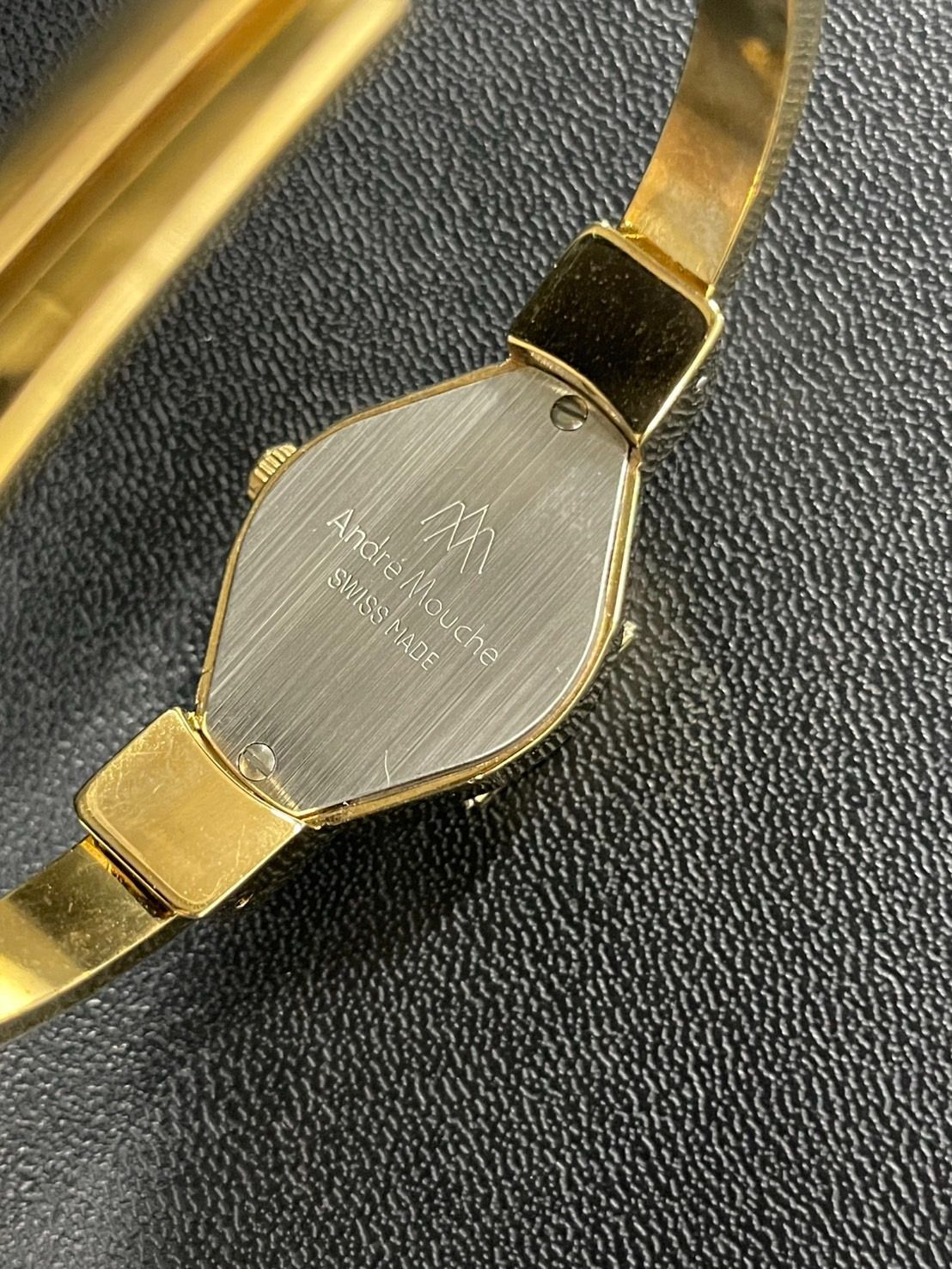 Andre Mouche アンドレムッシュ　カメオバングル時計 Andre Mouche アンドレムッシュ バングルウォッチ クォーツ 稼働