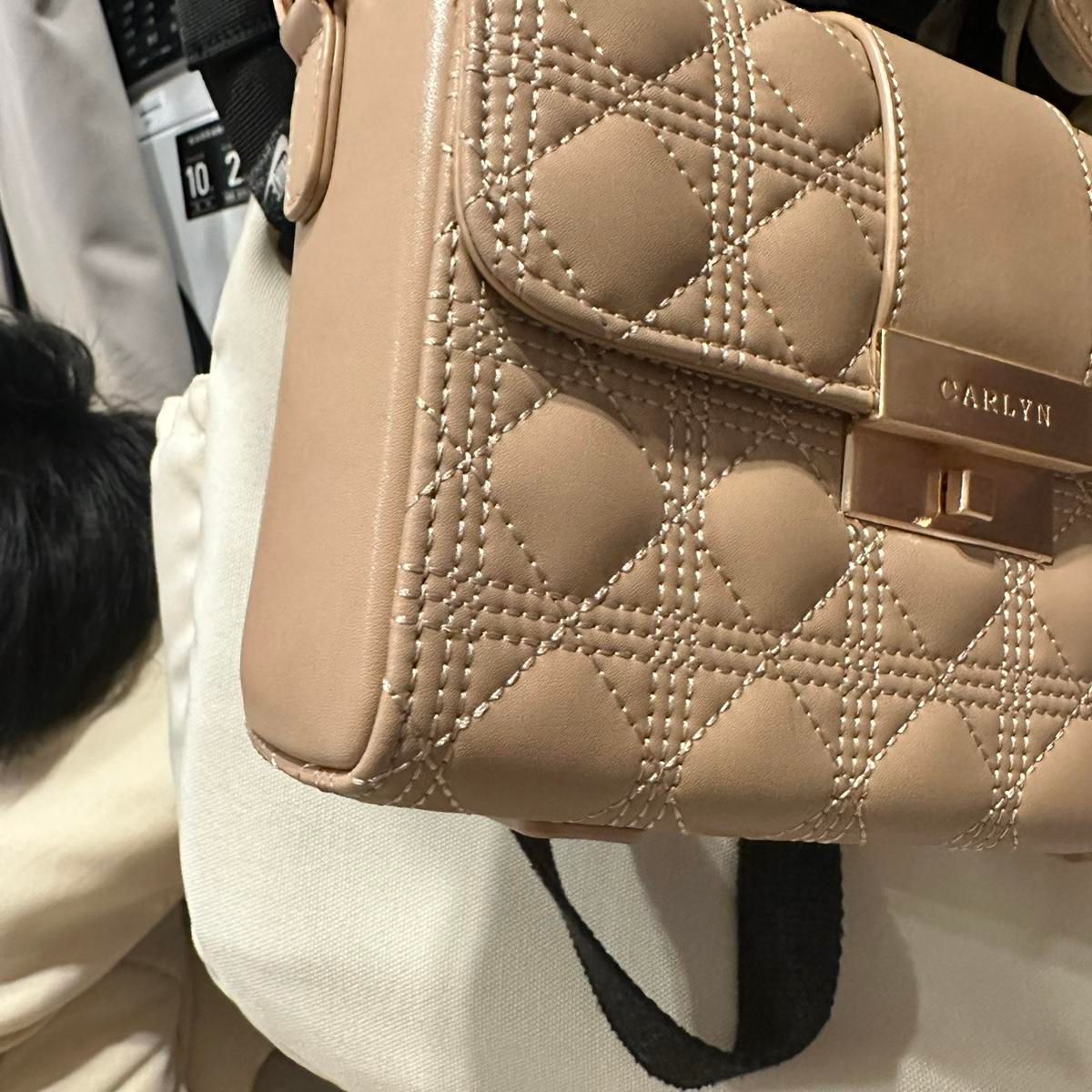 Bunjang商品韓国直送】CARLYN(カーリン) ミニッツバッグ ライト  