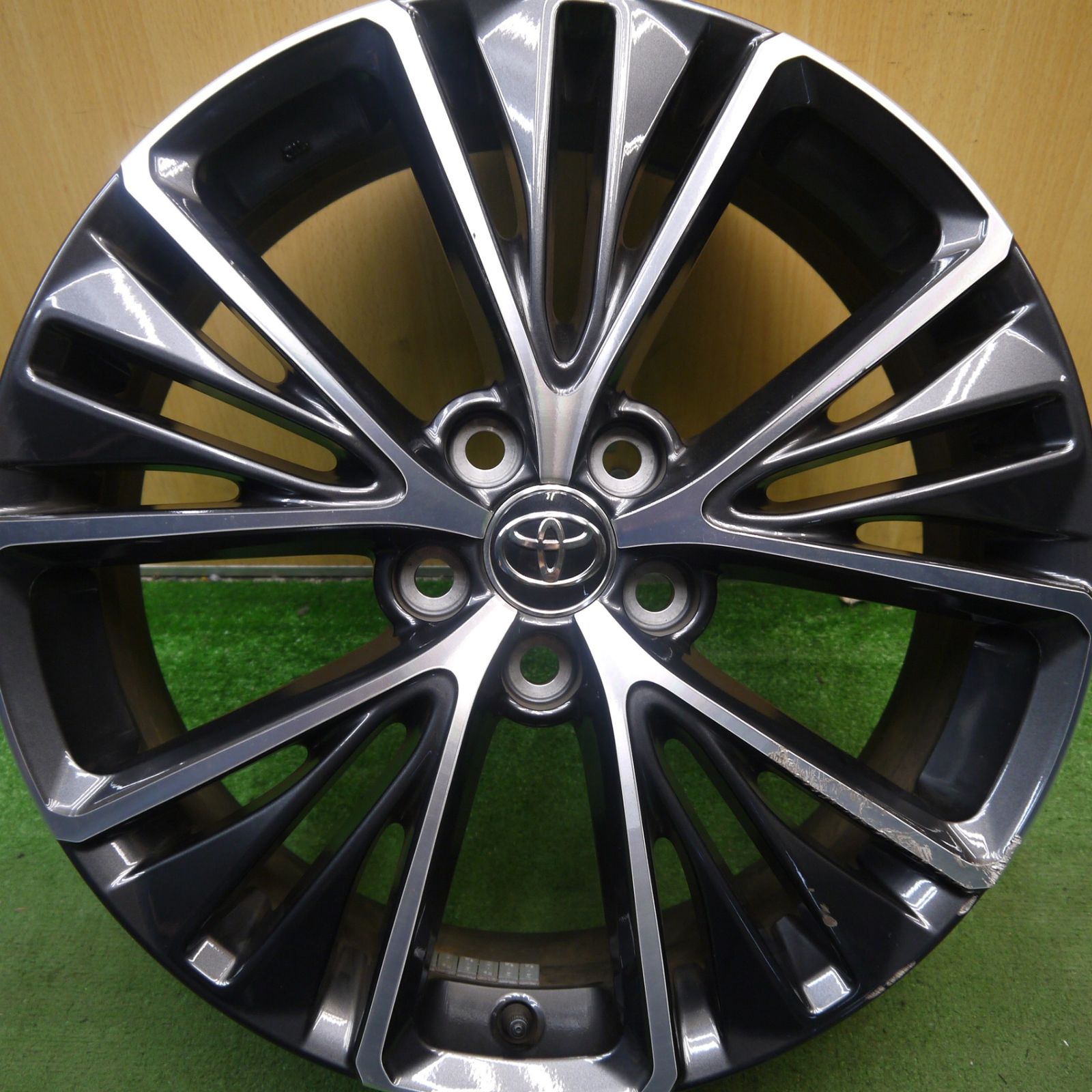 1本価格 トヨタ 60系 プリウス 純正 ホイール 19インチ 19×6.5J PCD114.3 5H 5100604Hホ