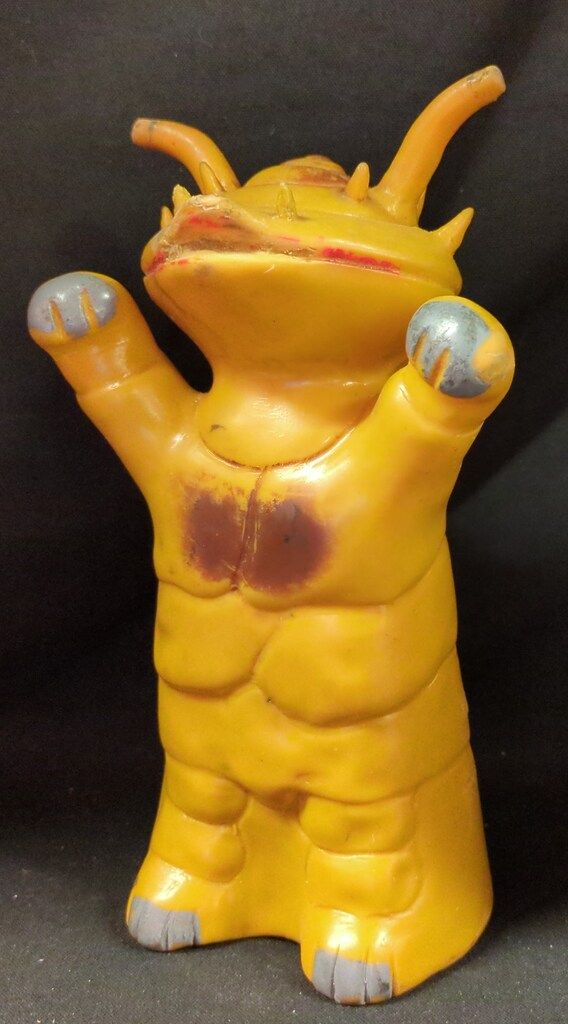 マスダヤ カネゴン黄 手踊り人形