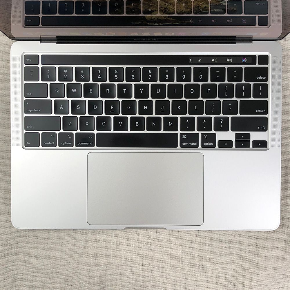 ジャンク（画面映らず、本体少し変形）MacbookPro M1 2020 MacBook Pro