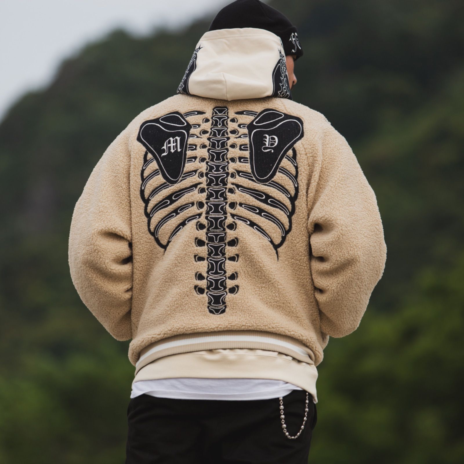 MAYO BONES EMBROIDERY REVERSIBLE BOMBER JACKET - BEIGE × BLACK 