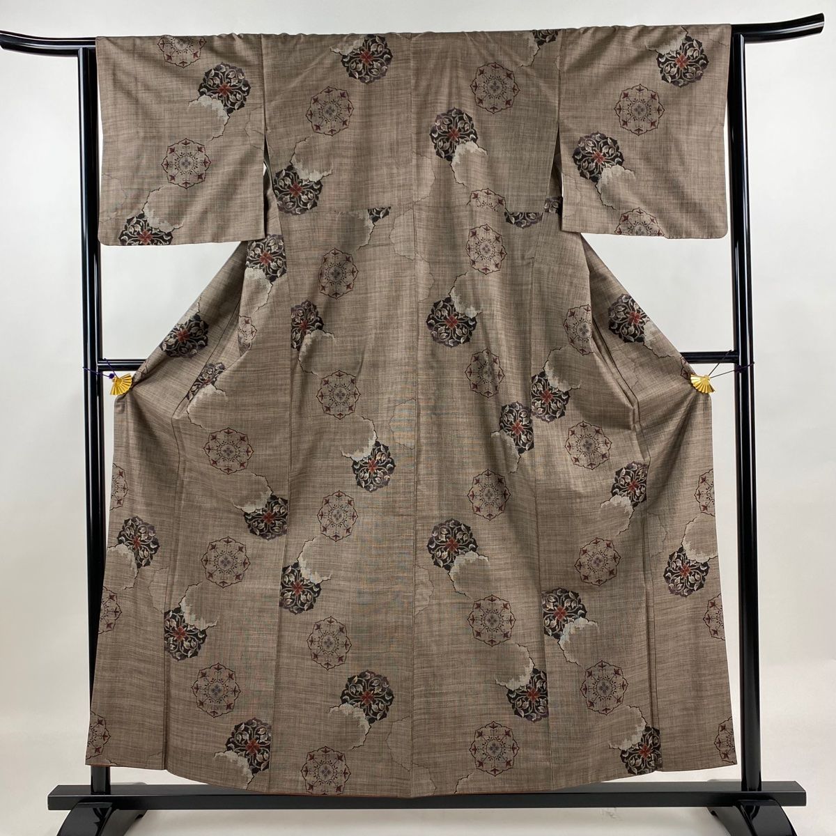 紬 身丈156.5cm 裄丈64cm M 袷 鏡裏文 焦茶色 正絹 秀品