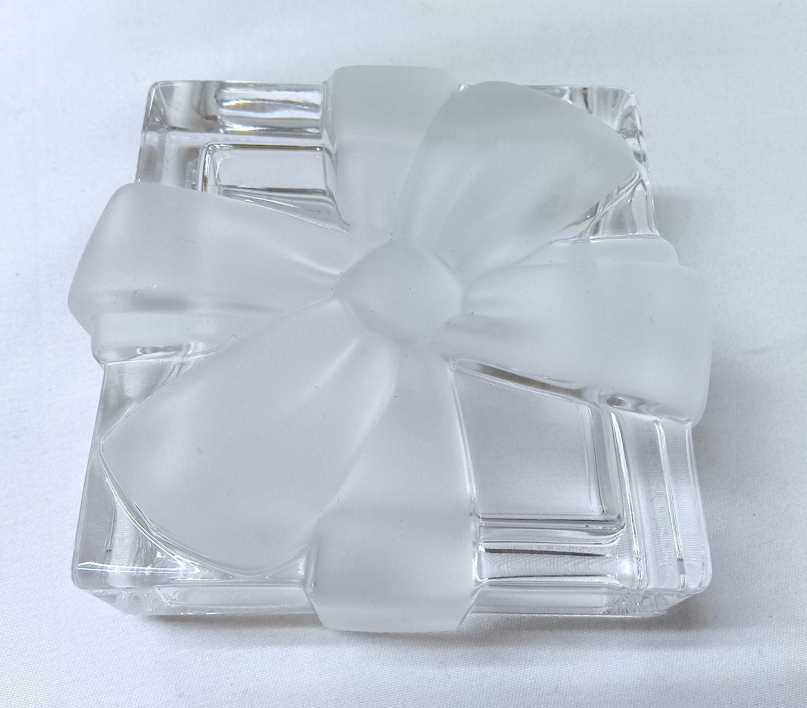 【Tiffany】ティファニー　クリスタル ボウ ボックス　　068 Tiffany】ティファニー クリスタル ボウ ボックス 068 - メルカリ