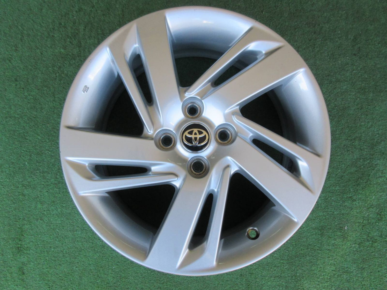トヨタ　ライズ　純正ホイル　1個 単品 純正 ホイール 1本 TOYOTA トヨタ ライズ G / X 16インチ