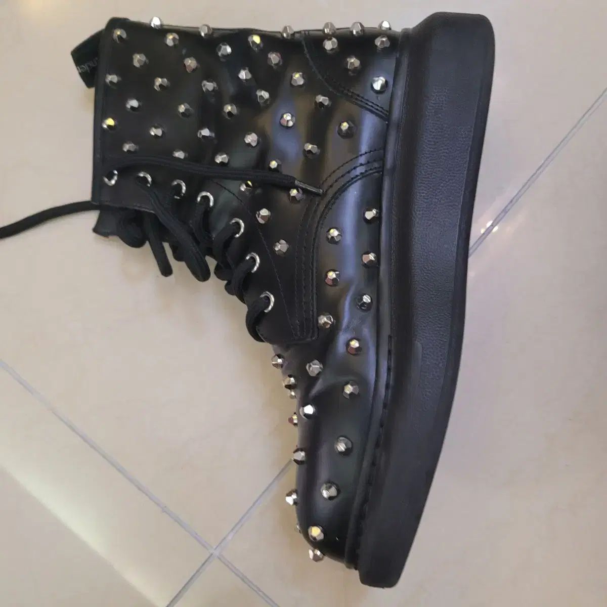 Alexander McQUEEN アレキサンダーマックイーン スタッズ ブーツ アレキサンダー・マックイーン新作レディーストレッドブーツ