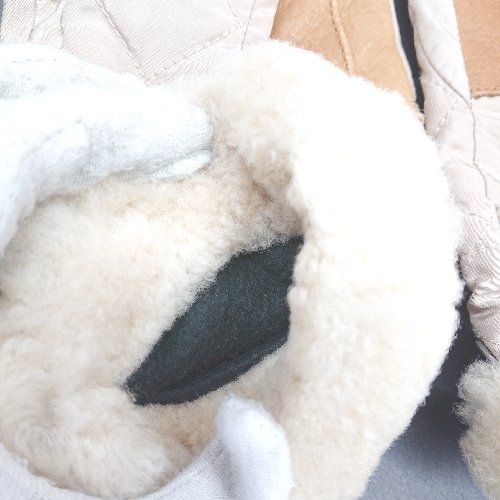 ◇ ⊇ UGG アグ キルティングデザイン 手袋 グローブ サイズS/M