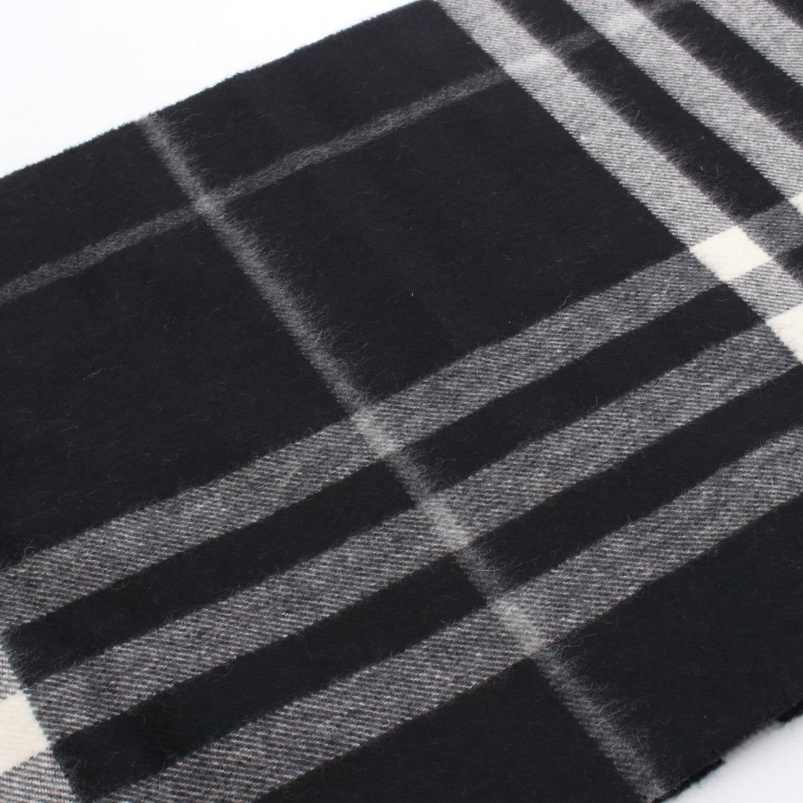 未使用品・美品　BURBERRY　バーバリー  マフラー　カラー：ブラック＋袋 バーバリー マフラー ストール[品番：AXEB0022327]｜AXES