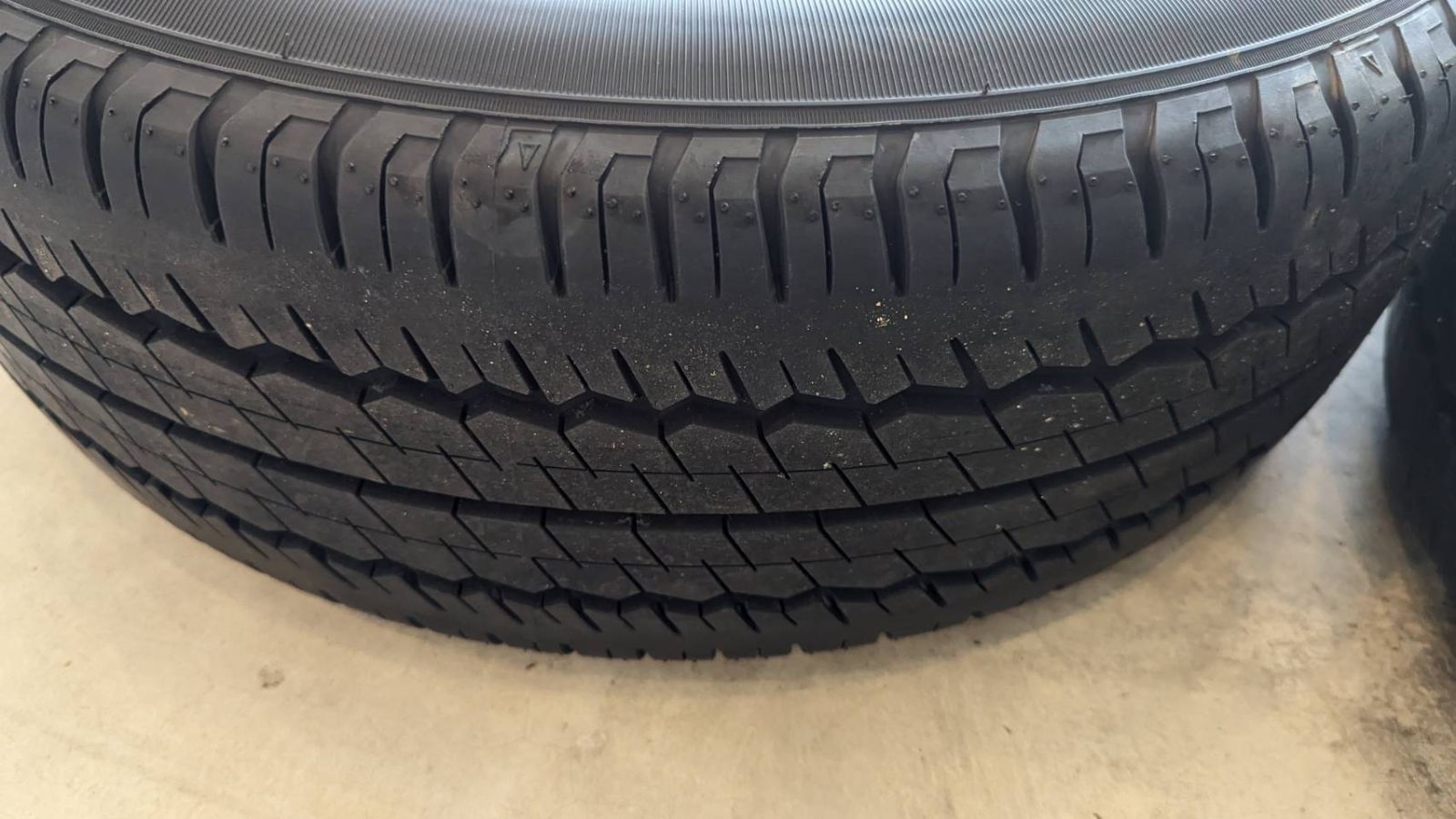 タイヤホイール4本セット】トヨタグランエース 美品 GRANACE 純正