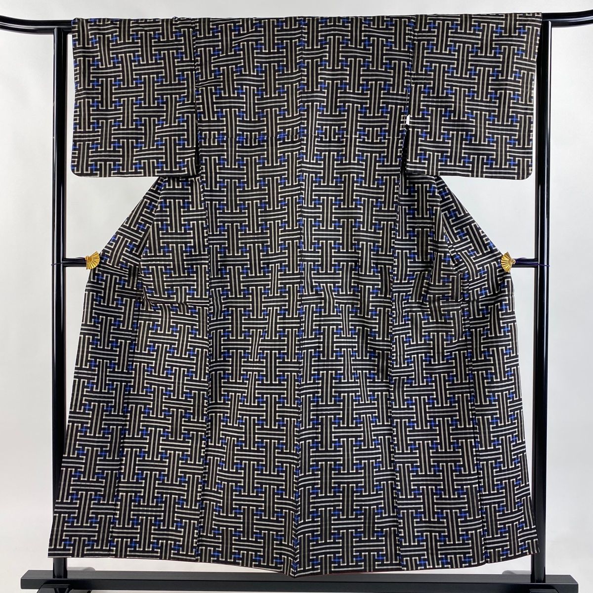 大島紬 身丈153cm 裄丈63cm S 袷 証紙 秋名バラ 墨色 正絹