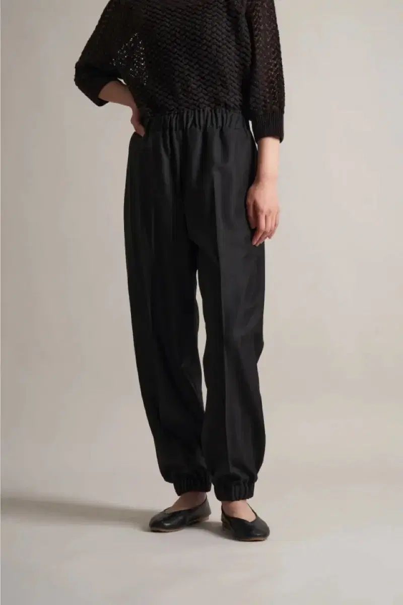 ベルティ カシミアブレンド ジョガー