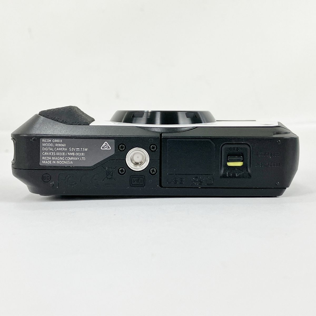 コンパクトデジタルカメラ