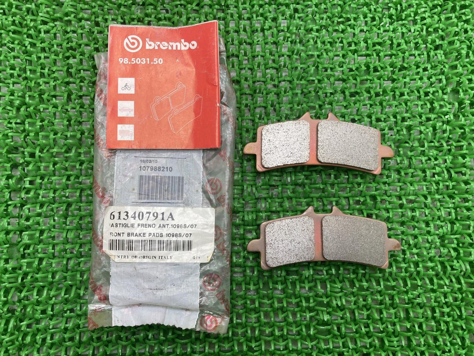 848 ブレーキパッド 61340791A 在庫有 即納 ドゥカティ 純正 新品 バイク 部品 未使用 848EVO 1098 1198 SP 車検 Genuine 1098S 82 848 ブレーキパッド 在庫有 即納 ドゥカティ 純正 新品 バイク 部品 未