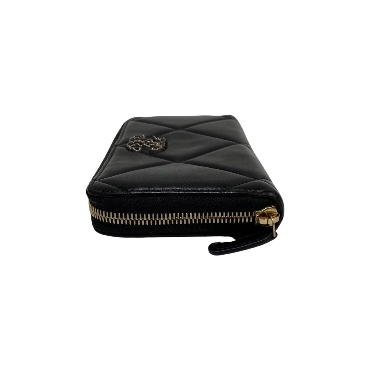 極 美品 シール有 31番台 CHANEL シャネル シャネル19 マトラッセ 