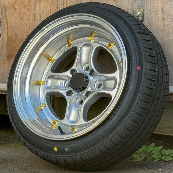 ラス1 次回入荷無 新品 タイヤホイール4本セット 15インチ 8J ±0 PCD 