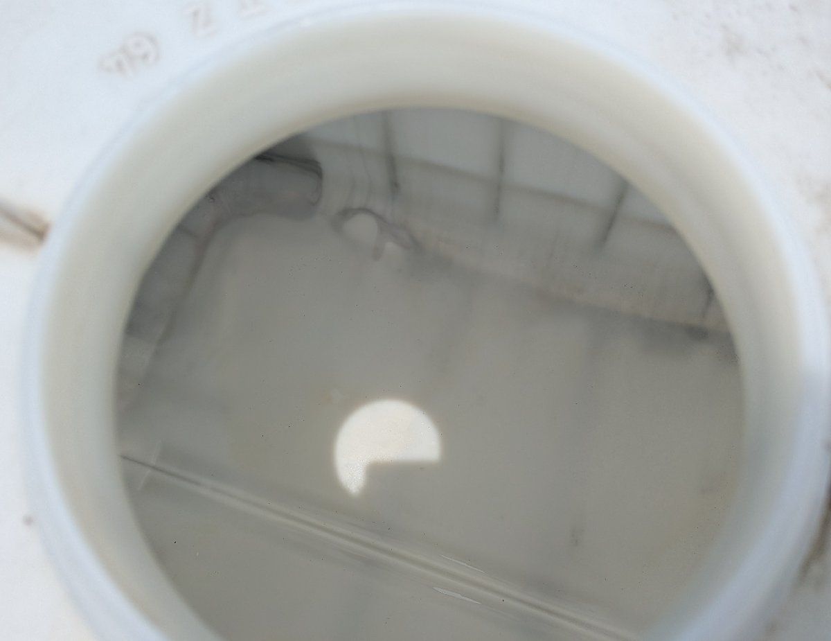 鹿児島発 水タンクです。 1000ml バルブ付き 引き取り歓迎