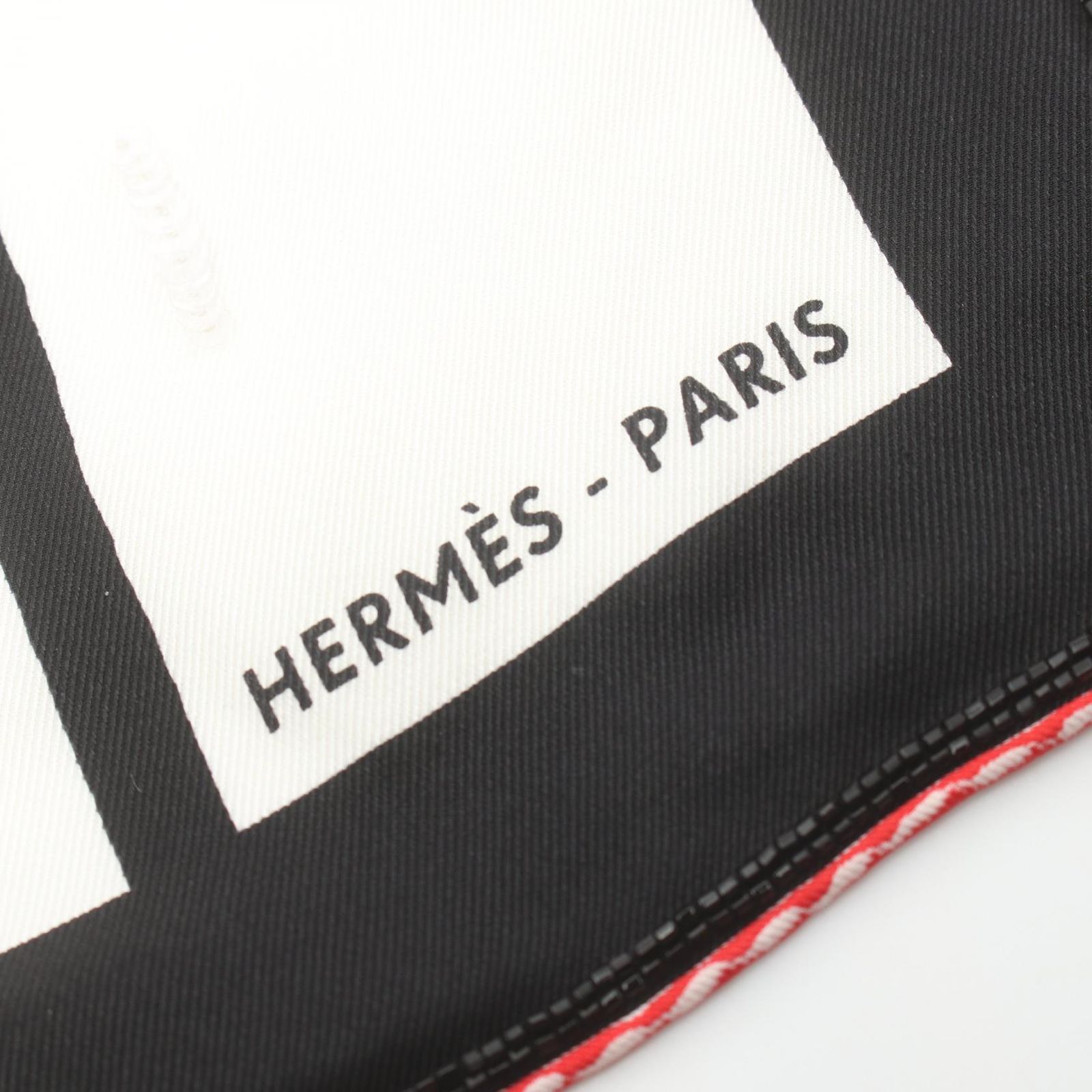 エルメス HERMES スカーフ カレ70 swinging saint-germain ホワイト 