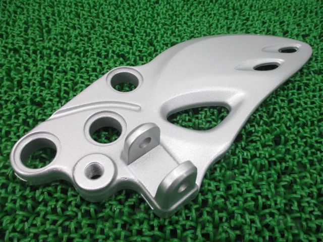 GSX1300Rハヤブサ メインステップホルダー 左 43521-15H00 スズキ 純正 新品 バイク 部品 フロントフットレストブラケット 車検 Genuine