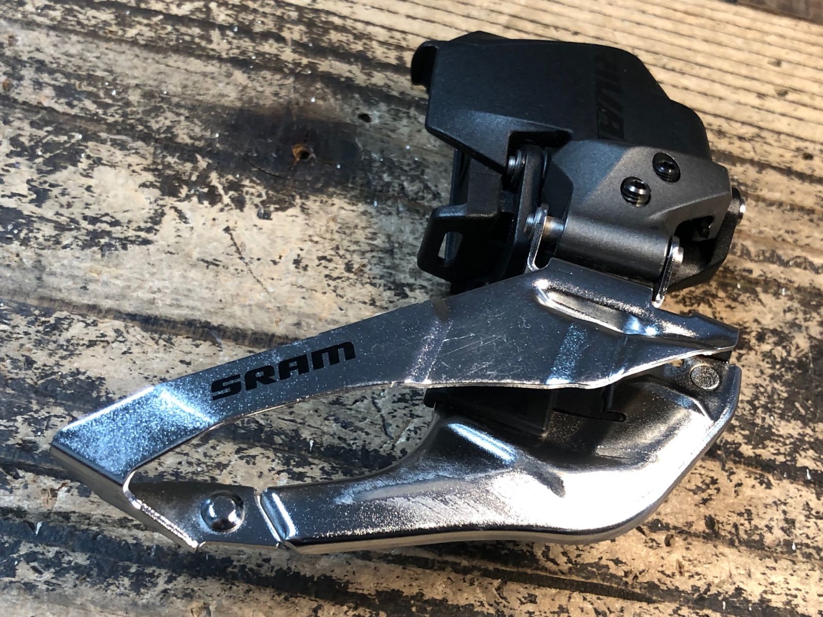 JM762 スラム SRAM ライバル RIVAL eTap AXS FD-RIV-E-D1 直付 フロントディレイラー 電動 バッテリー無