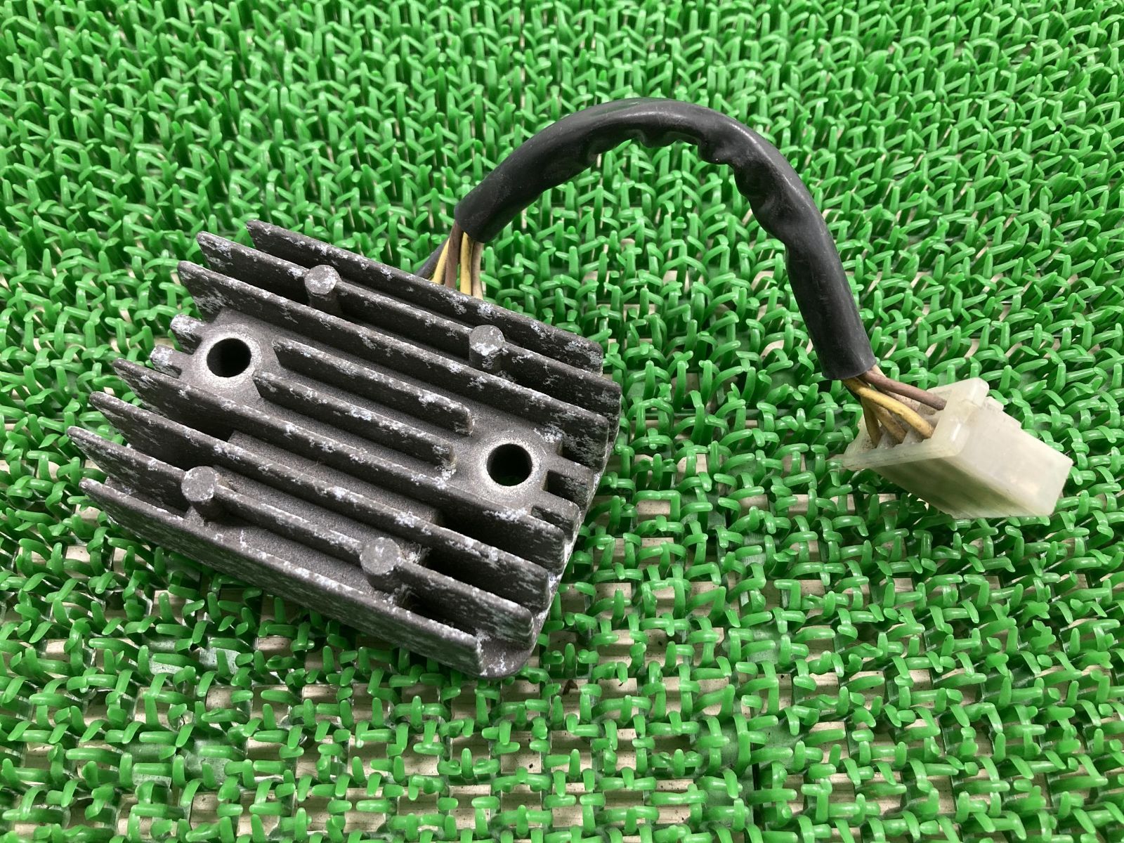 エストレヤ レギュレター カワサキ 純正 中古 バイク 部品 BJ250A エストレア 6ピン 電装ステー キーシリンダー セット 93