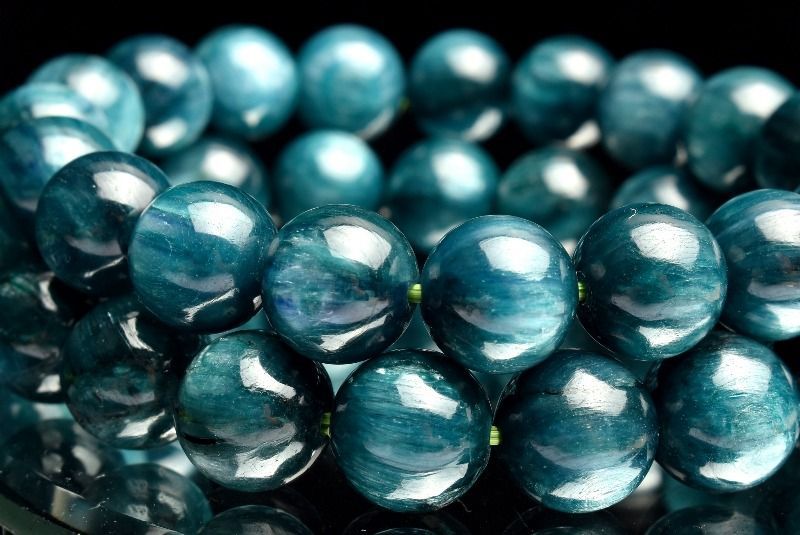 木製五重の塔付き蛇紋石磨き水石 台付き1個 台湾蛇紋/大理石 - 本磨き