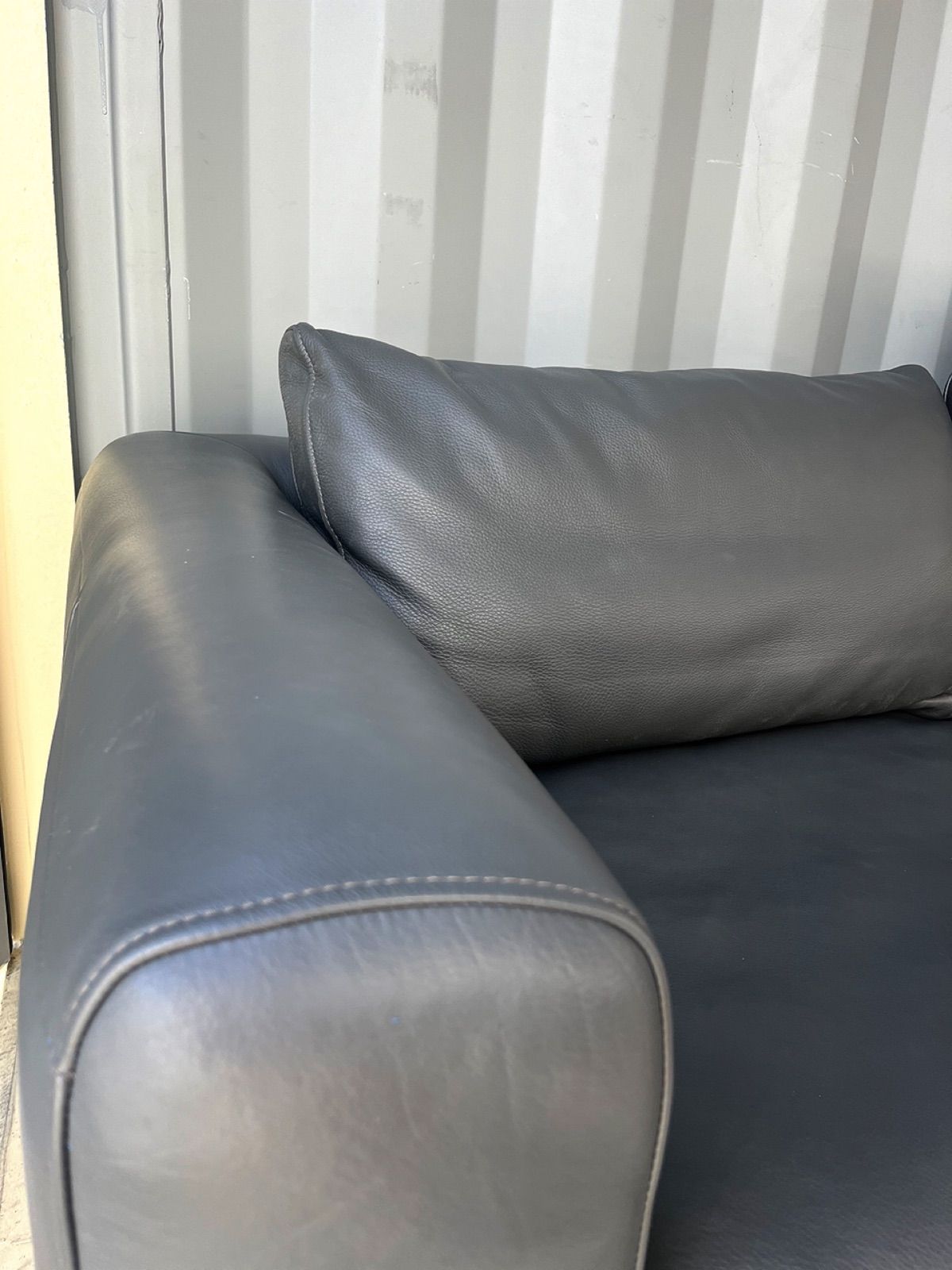 取付無料！クラスティーナ 本革 チャコールグレー モダン ヘッドレスト