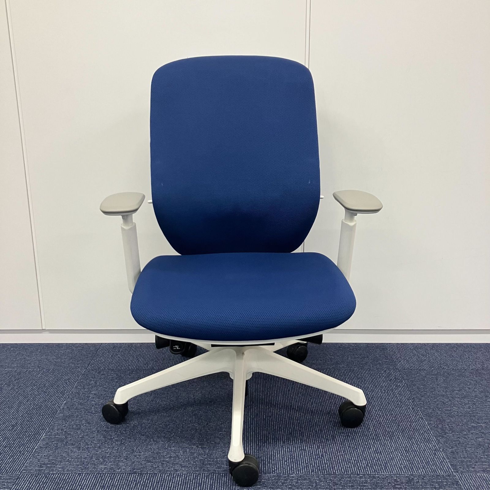 【中古 S(美品)】Sylphy(シルフィー)C687XW-FSF3 中古 S(美品)】C687XW-FSF3 | オカムラ Sylphy オフィスチェア