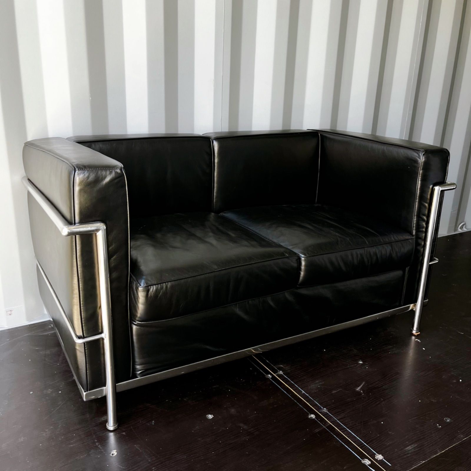 1人掛けソファ ブラック レザー合成皮革 ル・コルビュジェ LC2 リ