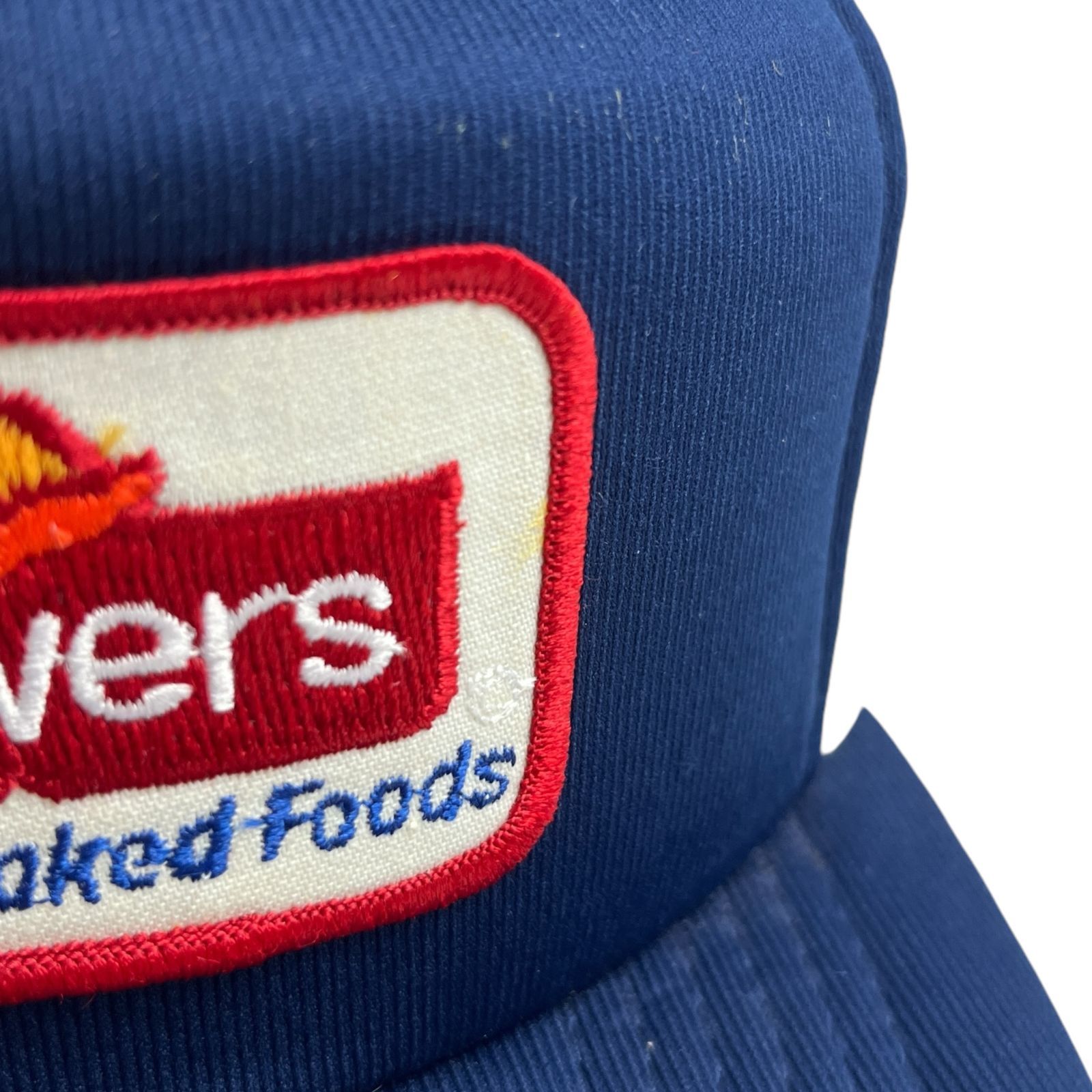 【キャップ/帽子】Flower Quality Baked Foods ビンテージ ワッペン 刺繍 ツートンカラー メッシュキャップ ネイビー 紺 ホワイト 白 レッド 赤　Capital製