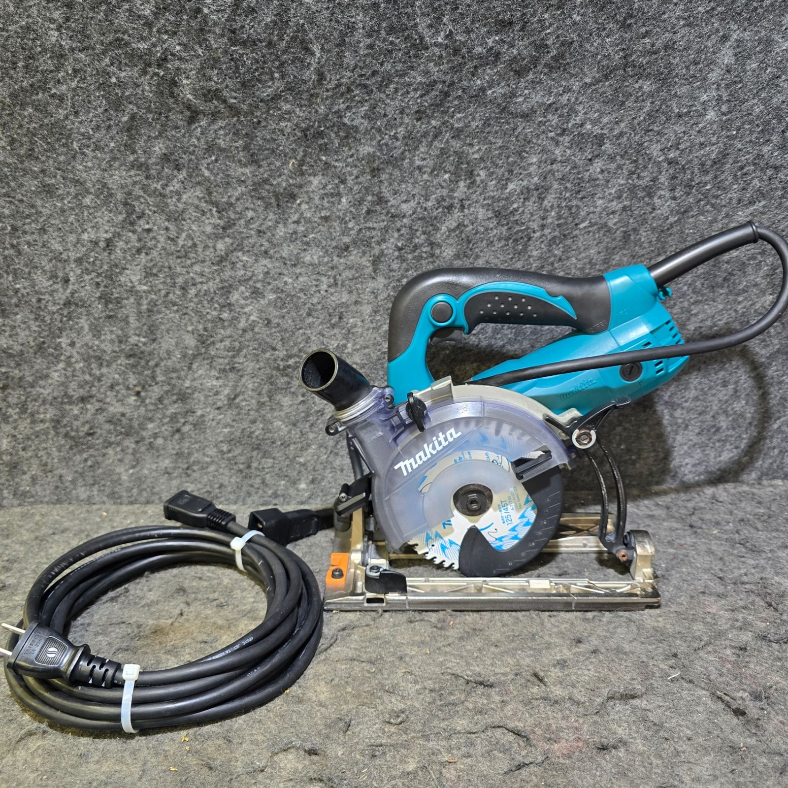 マキタ ツナギ 新品未使用 Lサイズ ネイビー マキタ KS4000FX 防塵丸のこ100mm チップソー付 ウエダ金物