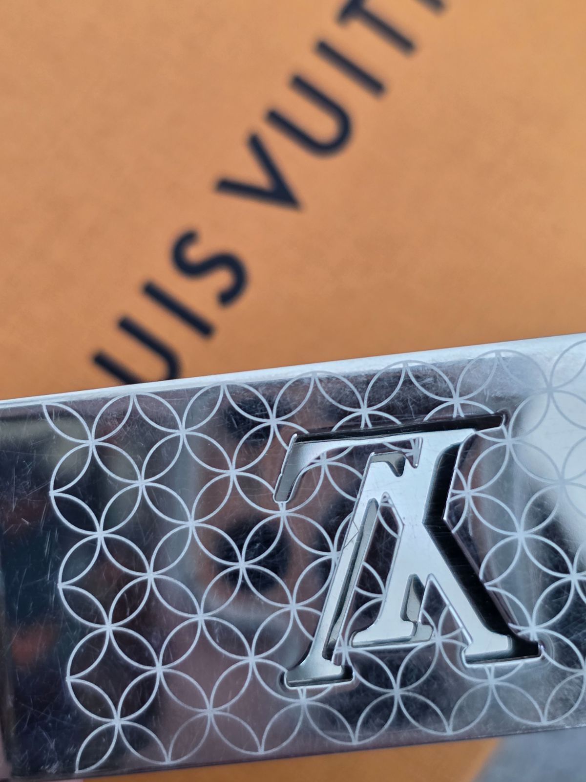 LOUIS VUITTON