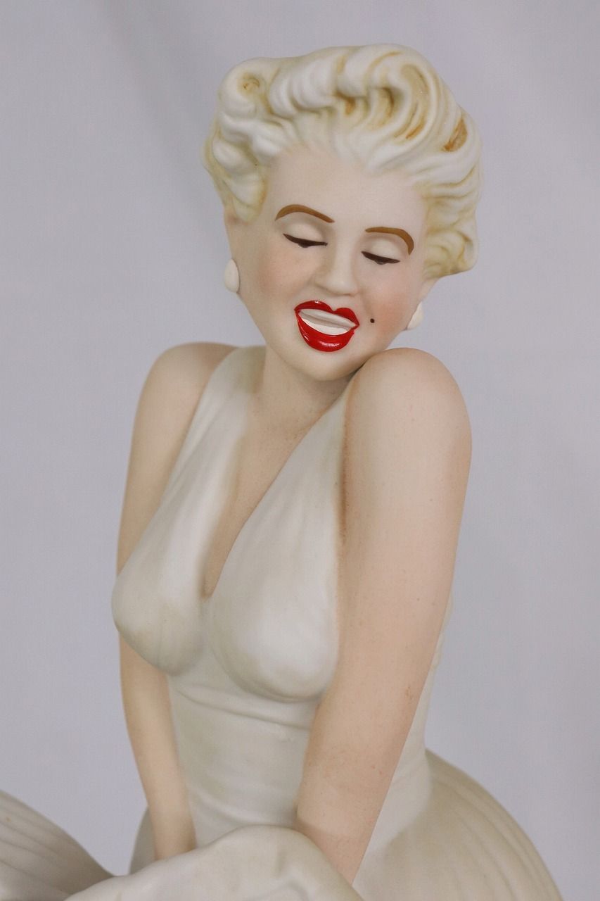 美品　ナプコ社製 マリリンモンロー　「7年目の浮気」ヴィンテージ　陶器 横浜市 神奈川区にて 陶器ボトル ウイスキー マリリンモンロー