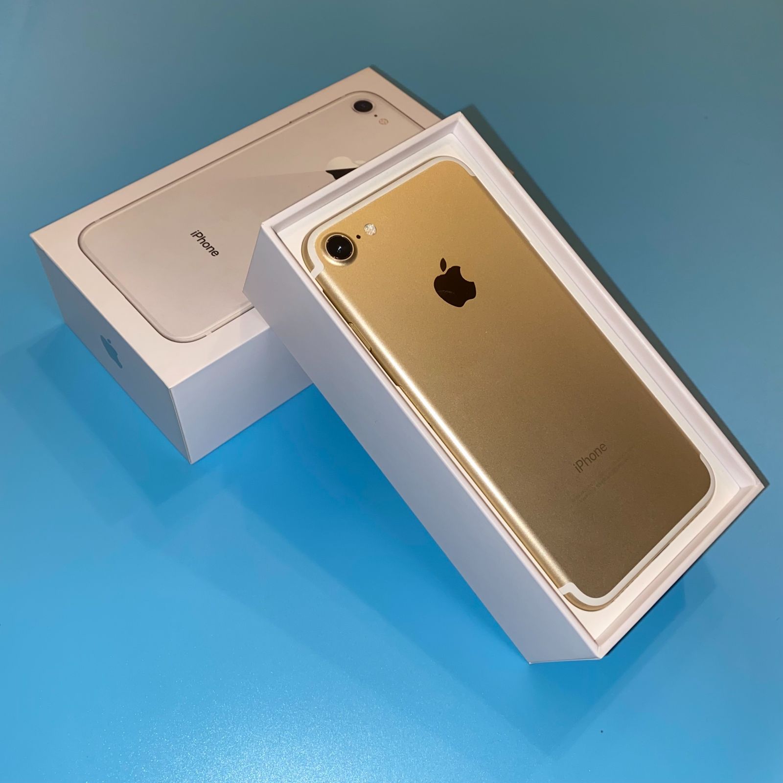 ♡*♡様 超美品iPhone7 SIMフリー　128GB ゴールド　バッテリー9 iPhone7 SIMフリー 32GB バッテリー容量81% ゴールド SIMロックなし