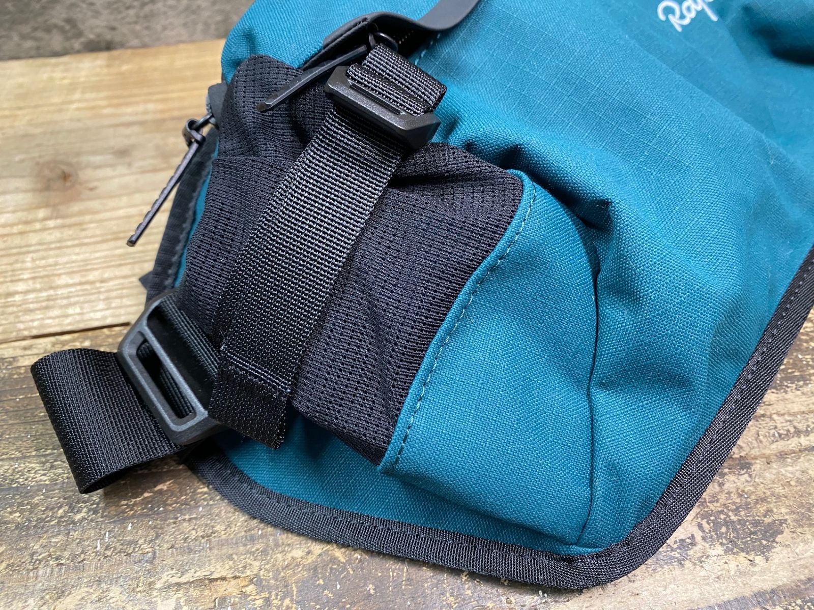 ラファ Rapha TRAIL HIP PACK ウエストポーチ ターコイズ ラファ Rapha TRAIL HIP PACK ウエストポーチ ターコイズ - メルカリ