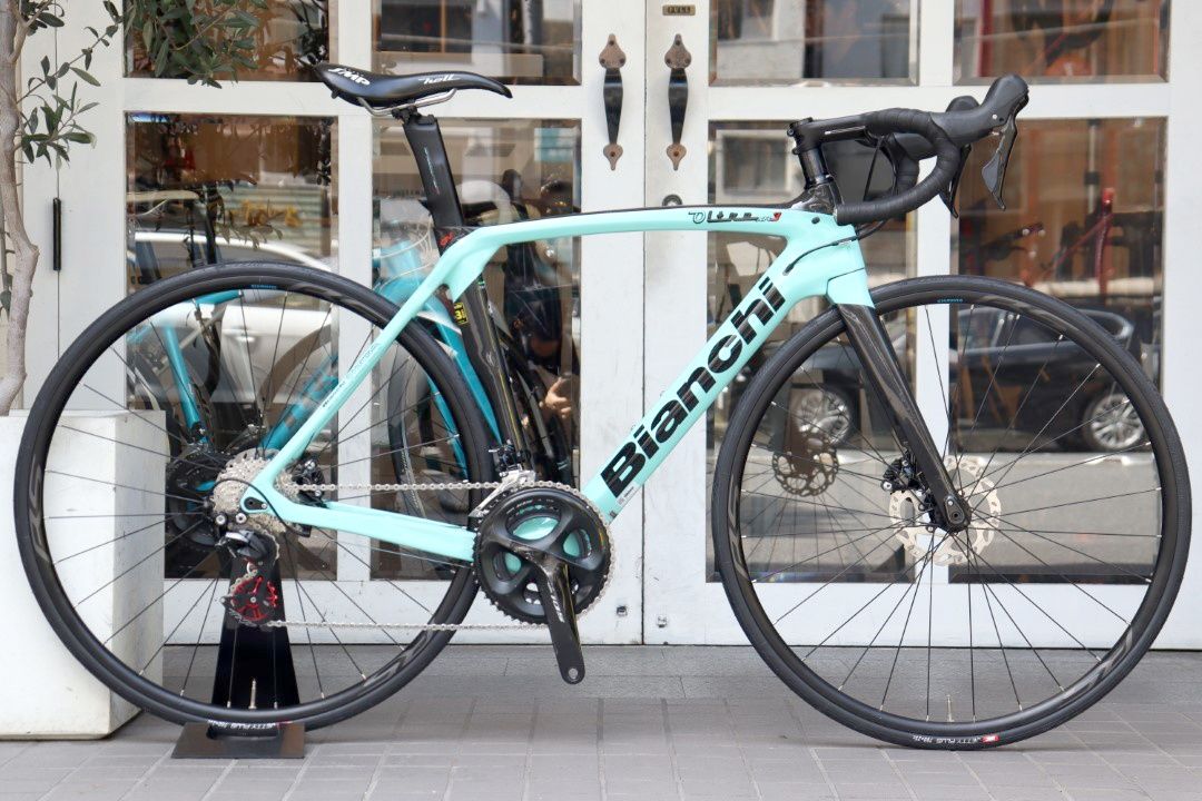 Bianchi Oltre XR3 Disc 105 Di2 12s 駆動系新品 BIANCHI ( ビアンキ ) ロードバイク OLTRE XR3 DISC ( オルトレ