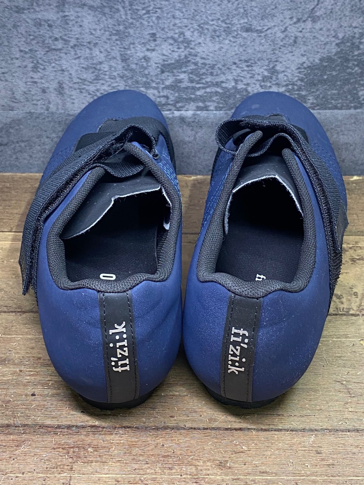 フィジーク fizik