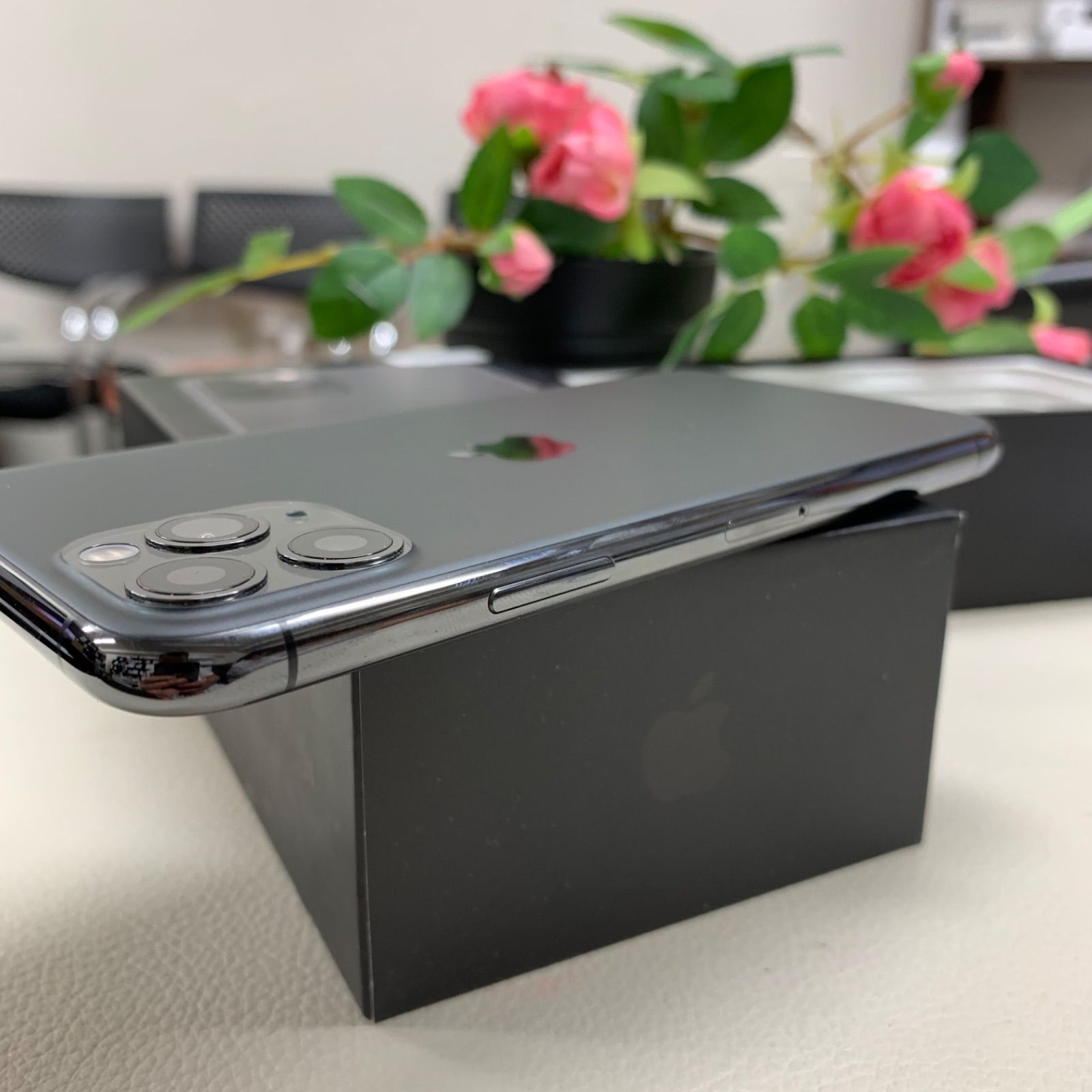 iPhone 11 Pro - メルカリ