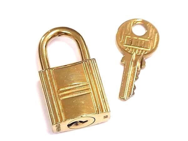 わ~く~わ~く~ 様　HERMES エルメス　パドロック　カデナ　南京錠 美品】 HERMES エルメス カデナ 南京錠 パドロック鍵1ケ - メルカリ