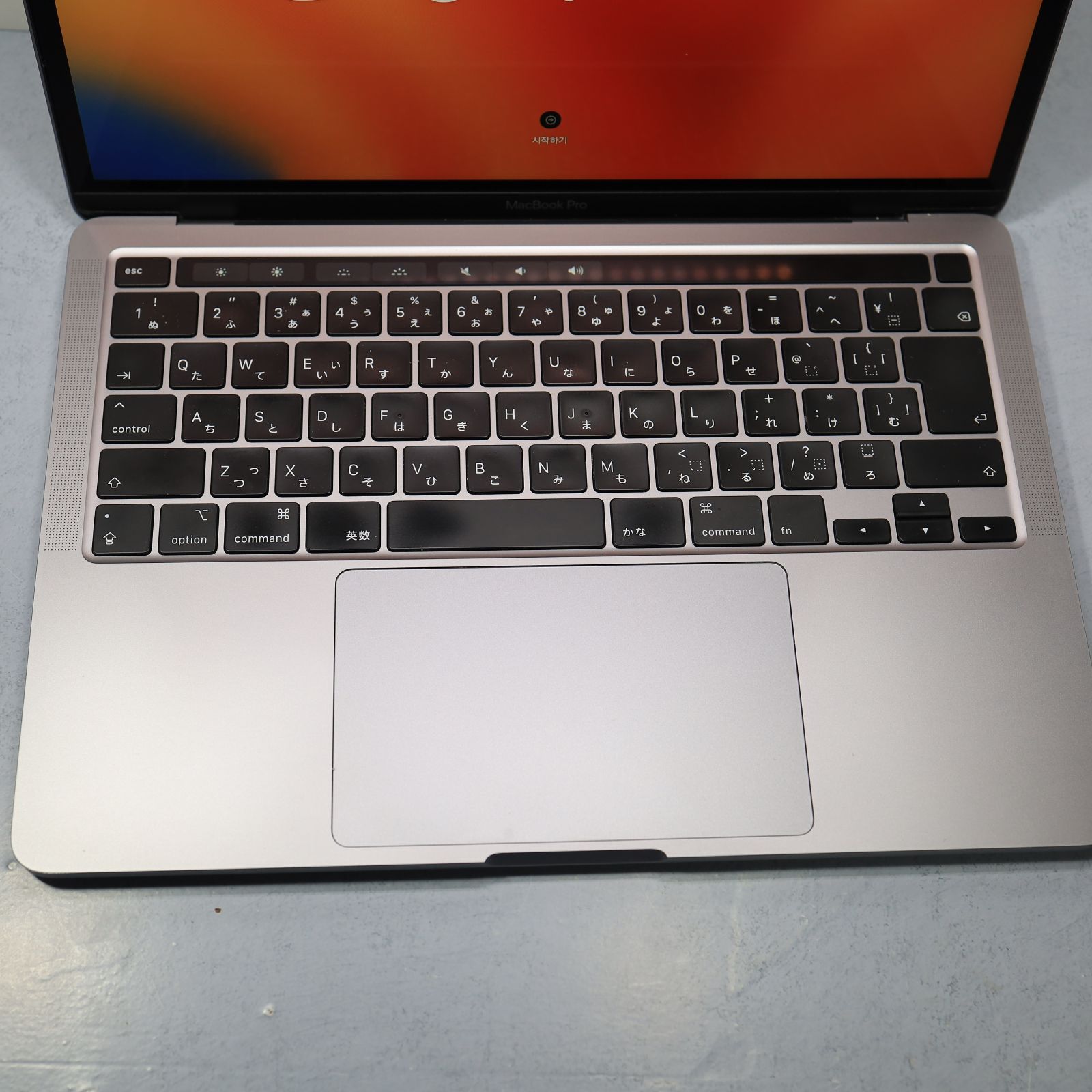 美品】MacBook Pro 13インチ 2020 i5/16GB/512GB - メルカリ